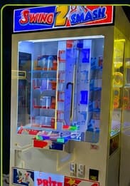 Swing 2 Smash prize vending machine